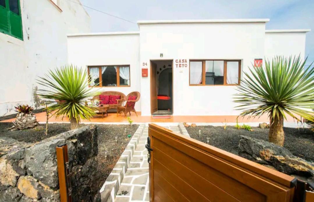 Casa Rural Yeyo En El Crater Del Volcan Tinguaton Ngoại thất bức ảnh